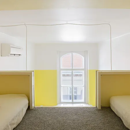 Flow Spaces Hostal *