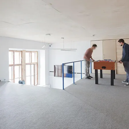 Hostal Flow Spaces