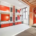 Flow Spaces 호스텔