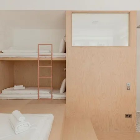 Flow Spaces Hostal *