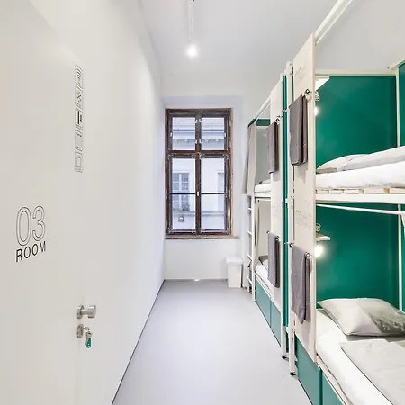 Flow Spaces Hostal *