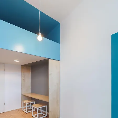 Hostal Flow Spaces *