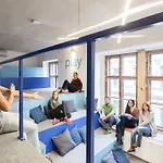 Flow Spaces Hostel *