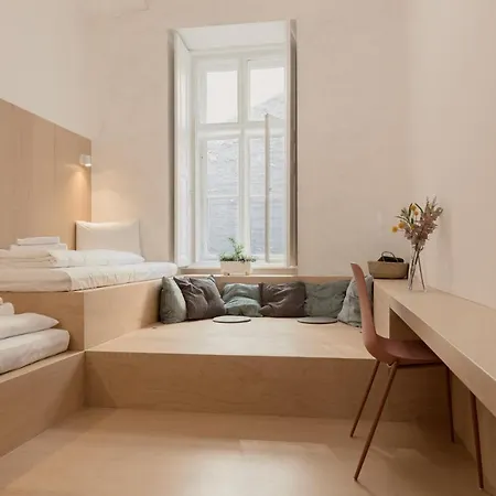 Hostel Flow Spaces