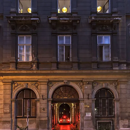 Flow Spaces ホステル