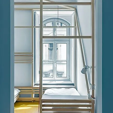 Flow Spaces Hostel *
