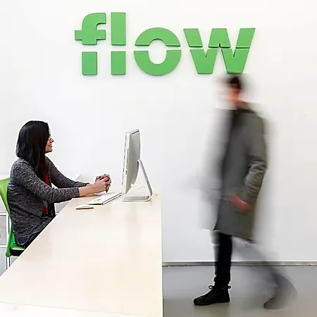 Flow Spaces Хостел *