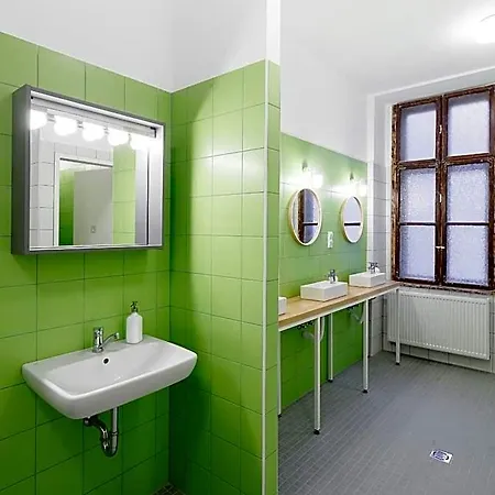 Flow Spaces Hostel *