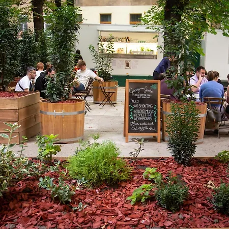 Flow Spaces Hostal Budapest