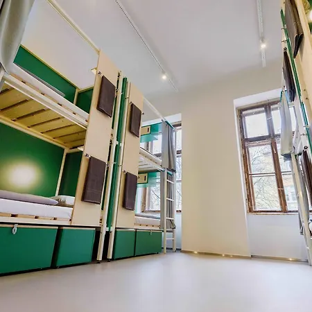 Hostel Flow Spaces *