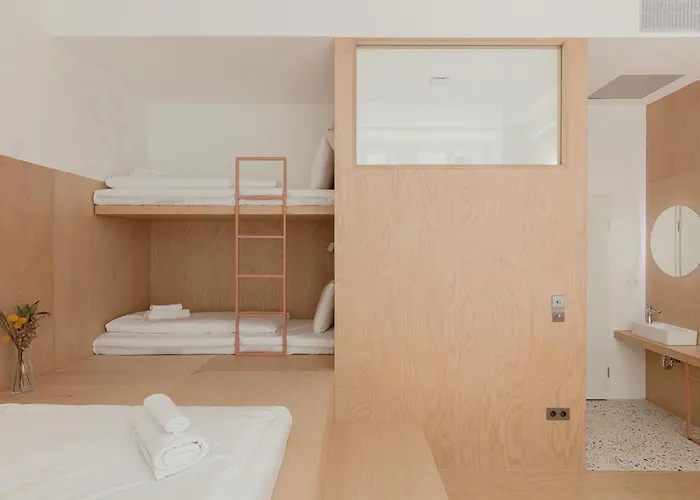 Flow Spaces Hostel *