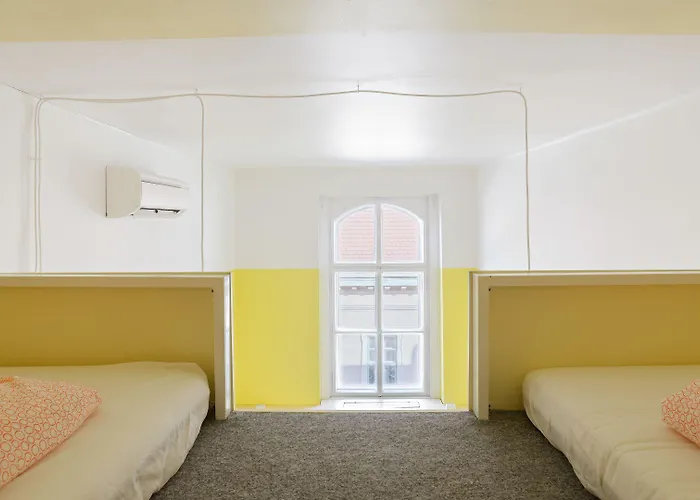 Flow Spaces Hostel *