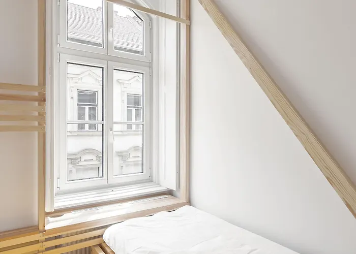 Flow Spaces Hostel *