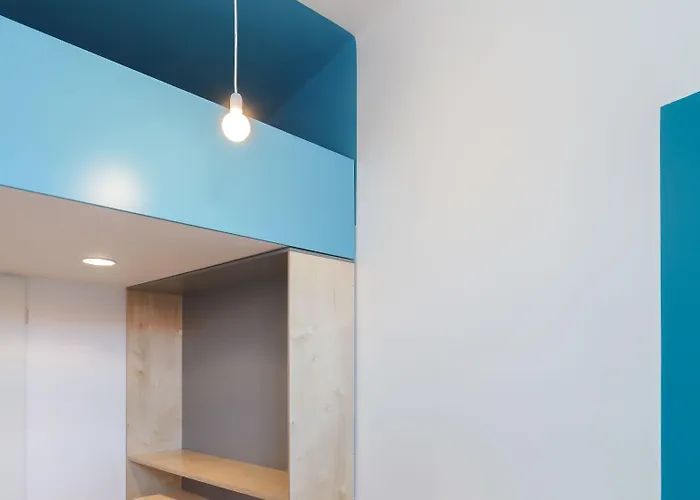 Hostel Flow Spaces *