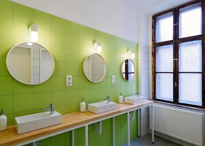 Hostel Flow Spaces *