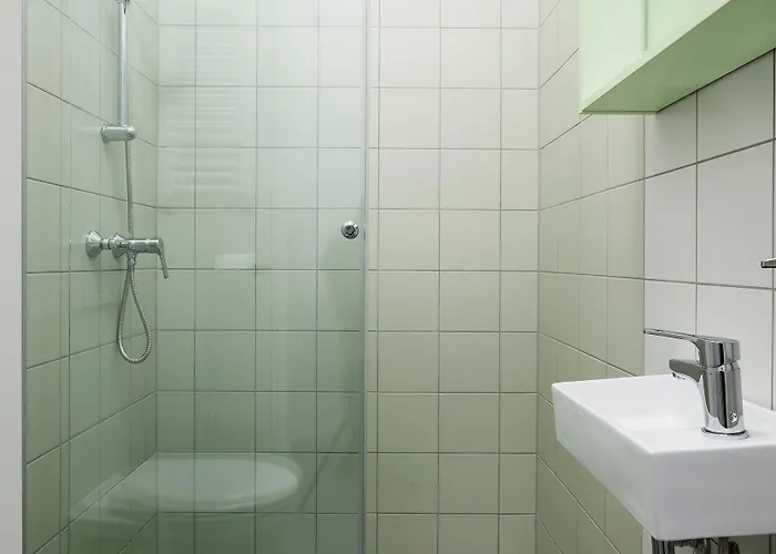 Flow Spaces * 부다페스트