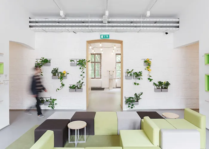 Flow Spaces * 부다페스트