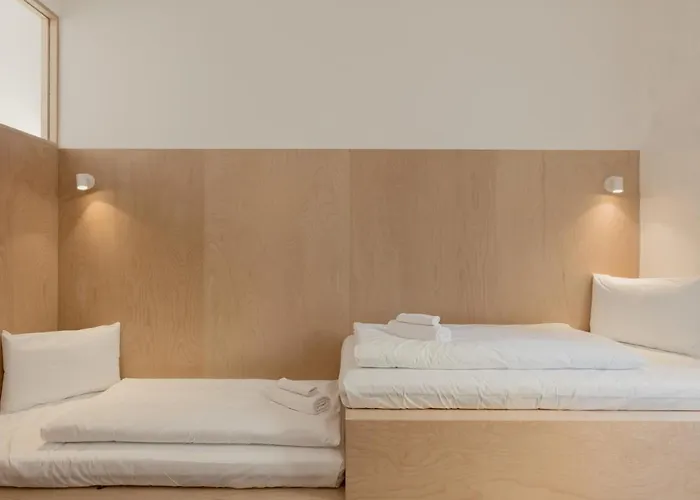 Хостел Flow Spaces *